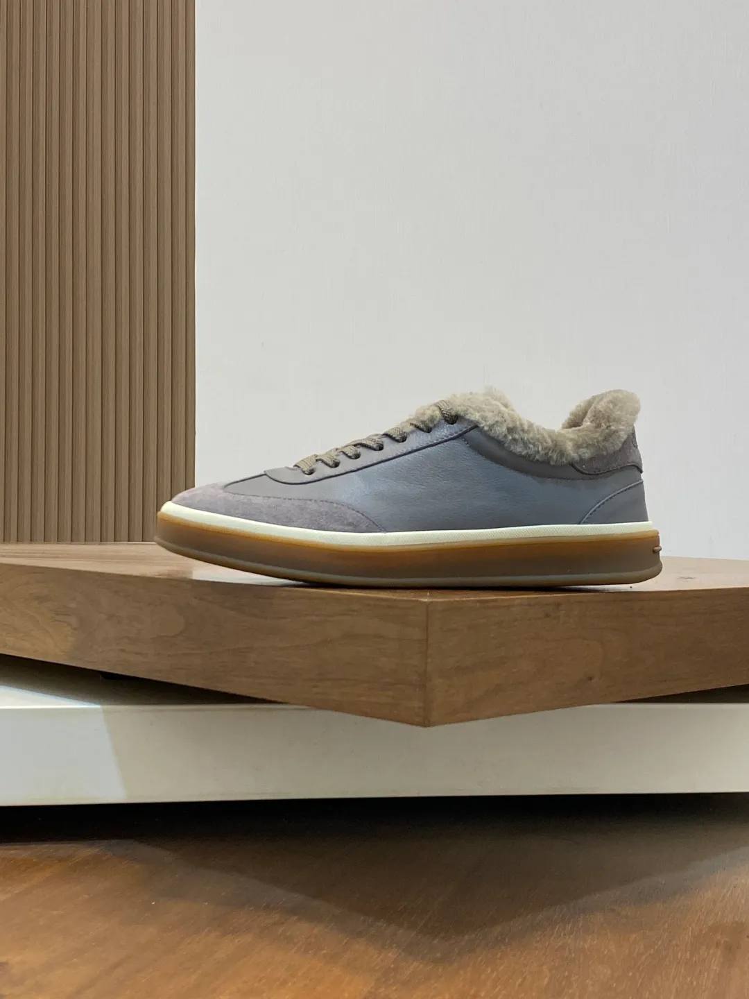 Men's men's shoes💰740 Loro Piana - Classic casual wool shoes, men's lace-up casual shoes and sneakers, high-quality lightweight and comfortable fabrics, suitable for outdoor leisure, the color scheme is young and energetic, great with sportswear or casual suits! Code number: 39-44 (45, 46, can be customized)